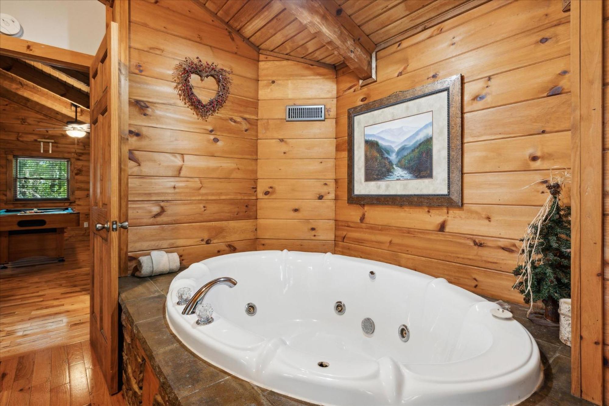 A Charming Cabin, Pool, Firepit, Hot Tub-Jacuzzi ガトリンバーグ エクステリア 写真