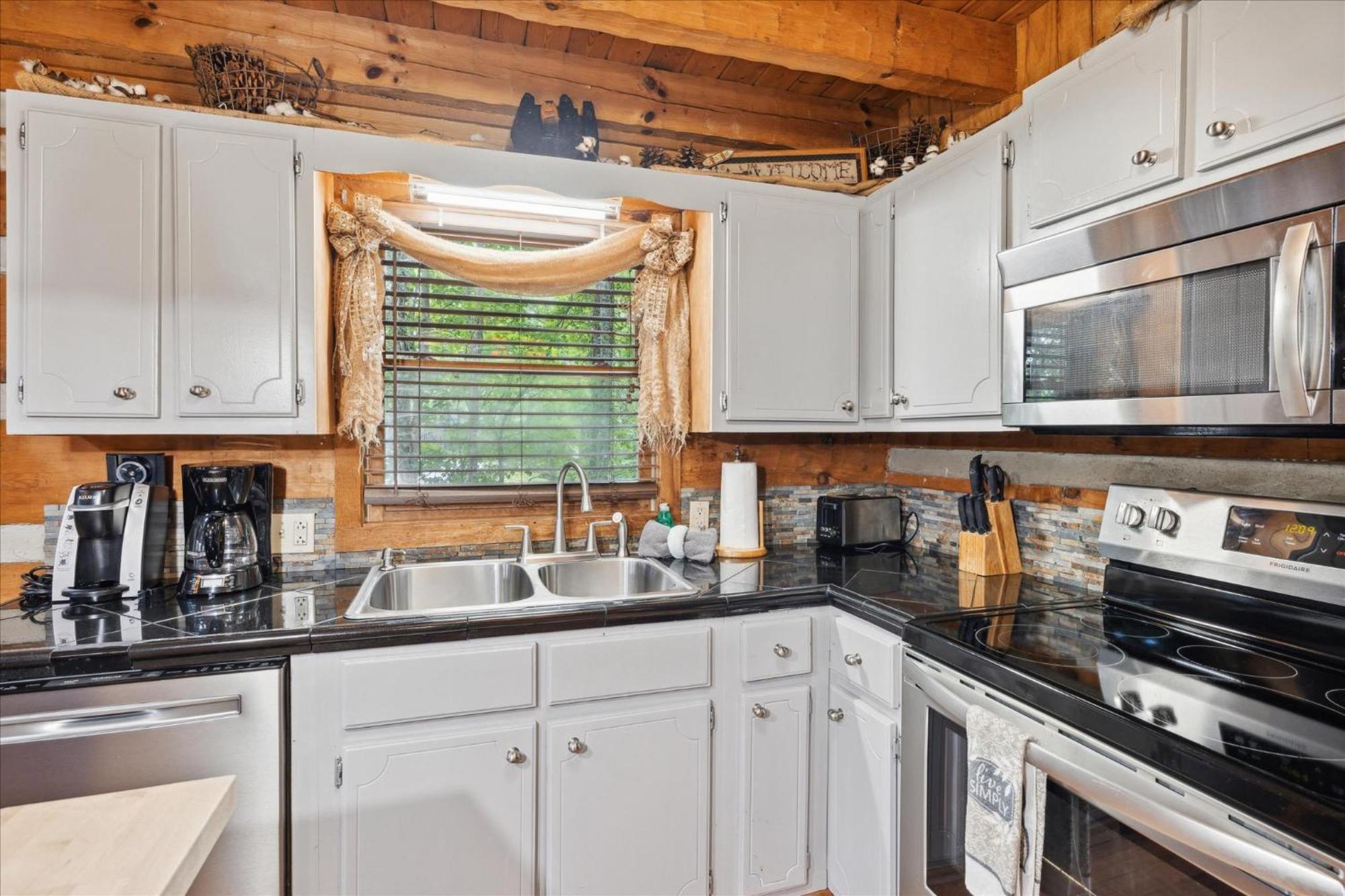 A Charming Cabin, Pool, Firepit, Hot Tub-Jacuzzi ガトリンバーグ エクステリア 写真