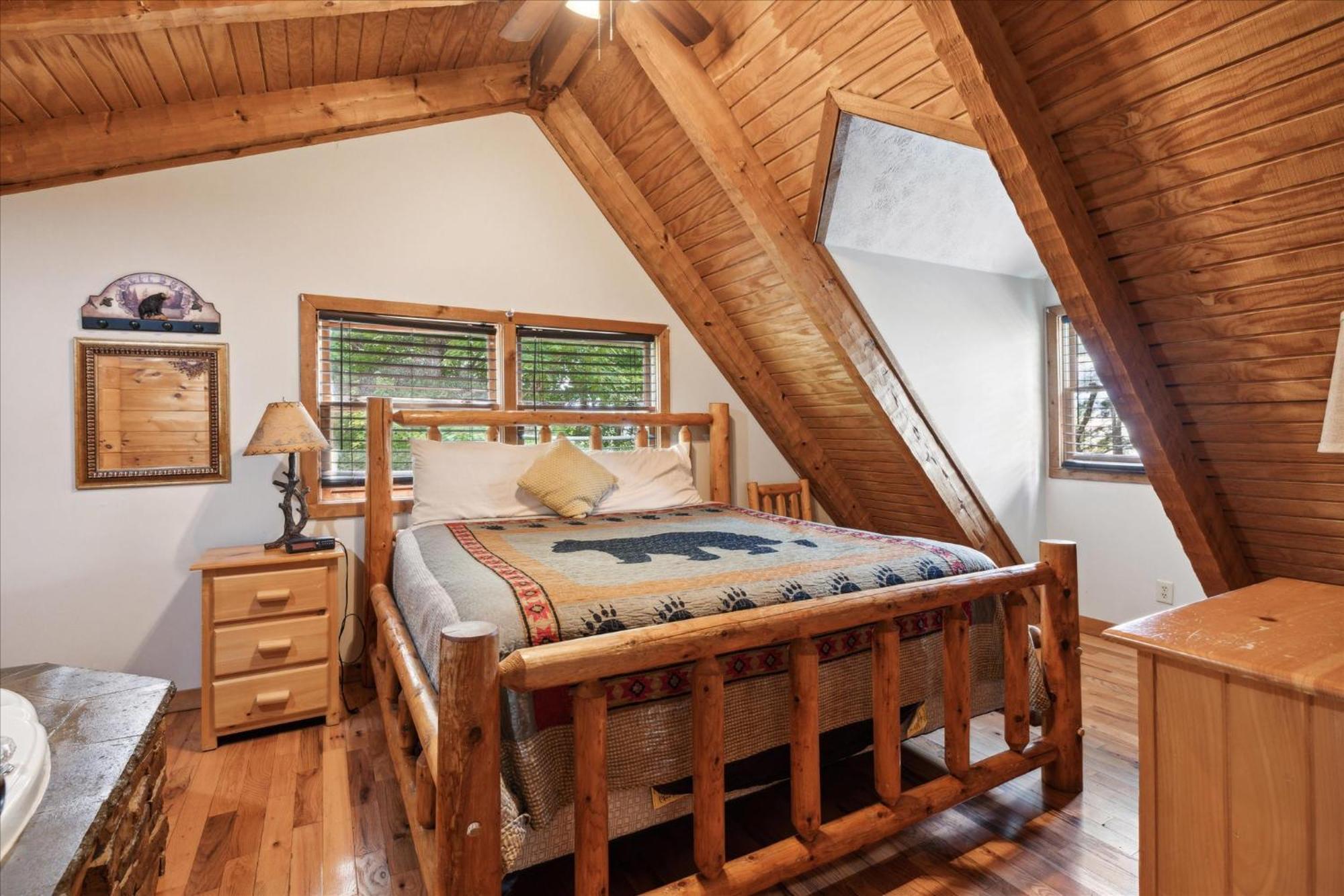 A Charming Cabin, Pool, Firepit, Hot Tub-Jacuzzi ガトリンバーグ エクステリア 写真