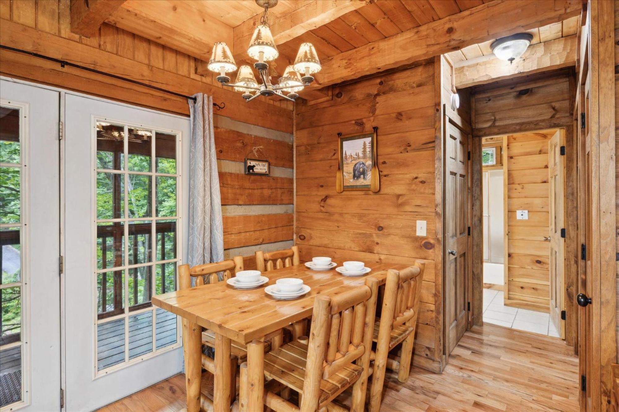 A Charming Cabin, Pool, Firepit, Hot Tub-Jacuzzi ガトリンバーグ エクステリア 写真